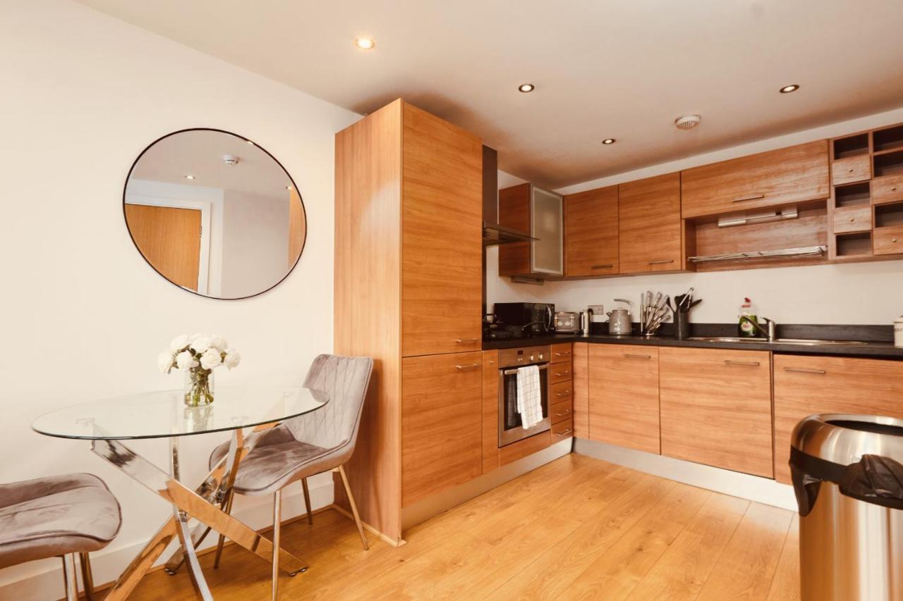 Deluxe City Apt, Beautiful River View,Free Parking No Balcony Leeds  Exterior foto